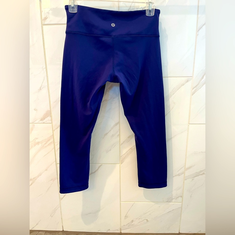 Lululemon crop tights size 4 (size tag removed).  Like new condition